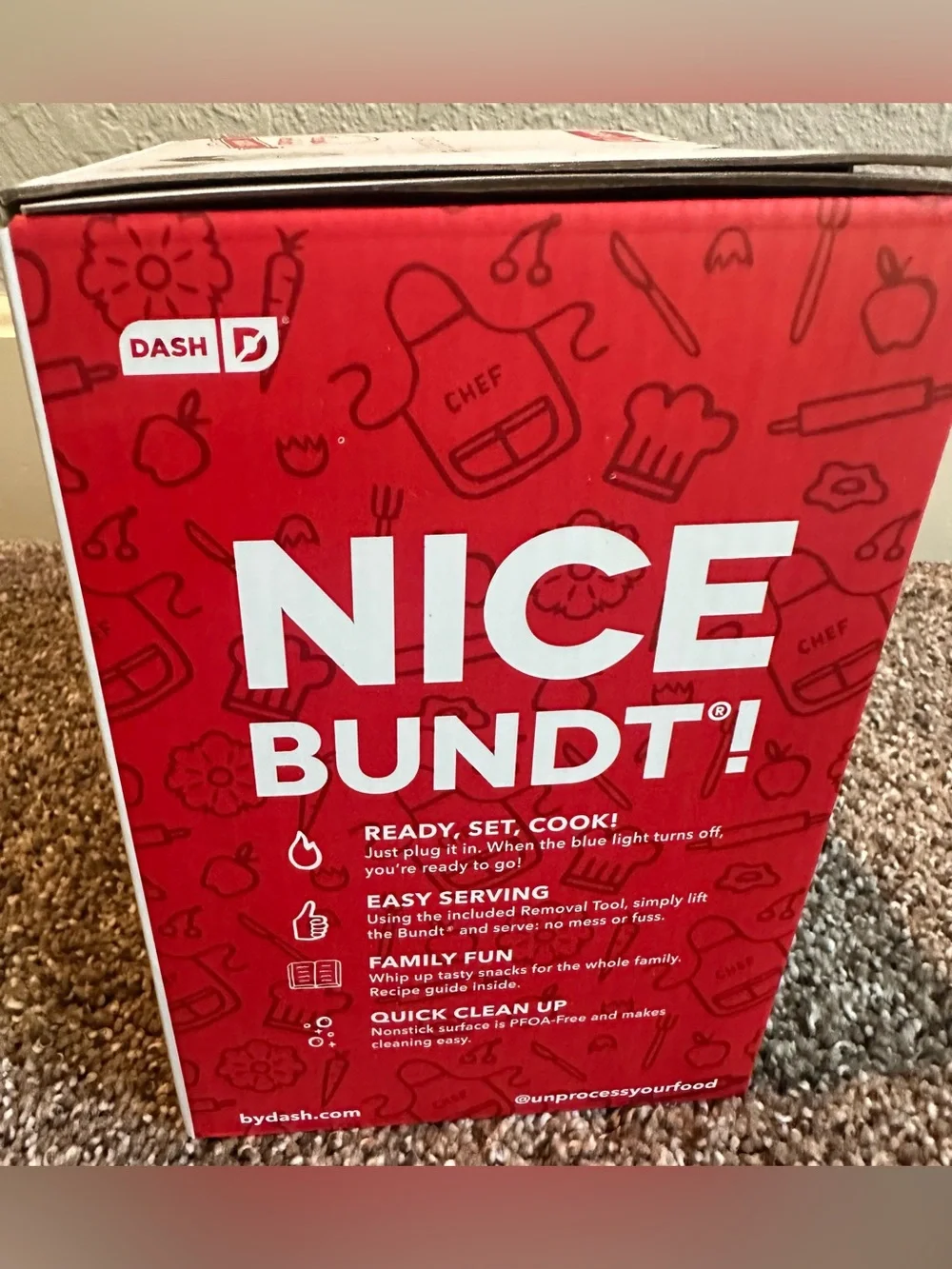 Dash Mini Bundt Maker New